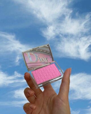 ¡La cuenta regresiva comienza! El blush más viral e icónico del momento de @diorbeauty estará muy pronto de nuevo en nuestras boutiques @ultrafemme

STAY TUNED!

#Ultrafemme #Dior #DiorBeauty #viralmakeup